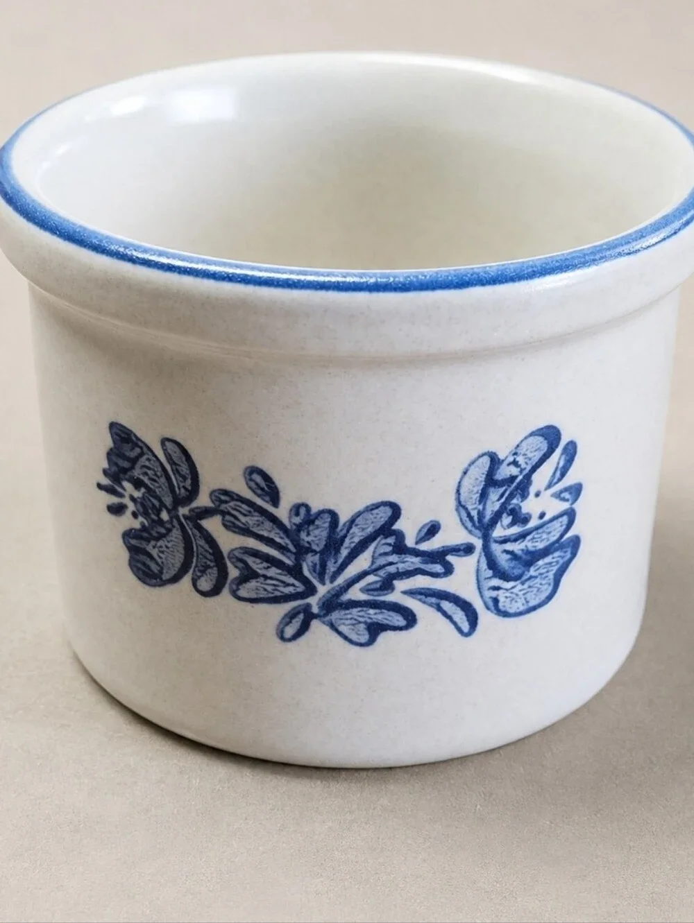 Vintage Pfaltzgraff Yorktowne #920 Dipper Bowls USA Stoneware Pair